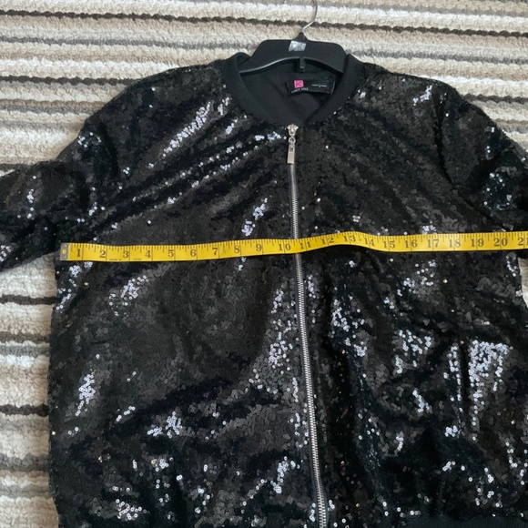 Sequence light Jacket - Picture 3 of 4